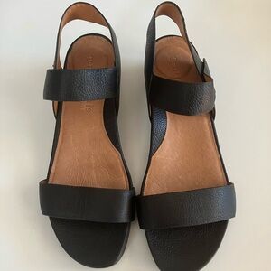 Gentle Souls by Kenneth Cole black wedge sandals, 8.5